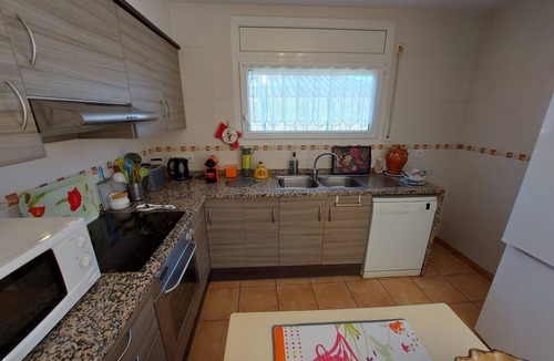 L'Escala Villa | Beachfront house in quiet location with private pool and free WiFi.