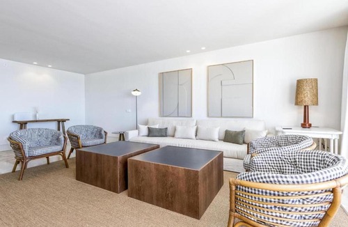 Torreblanca Apartment | Beachfront penthouse with sea views