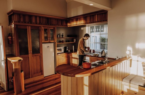 Kaikoura House | Beachfront Villa | Spacious | Mountain Outlook - KK87184