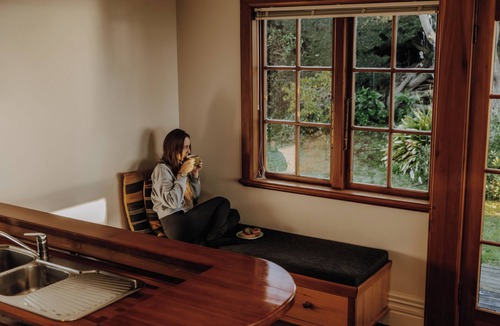 Kaikoura House | Beachfront Villa | Spacious | Mountain Outlook - KK87184