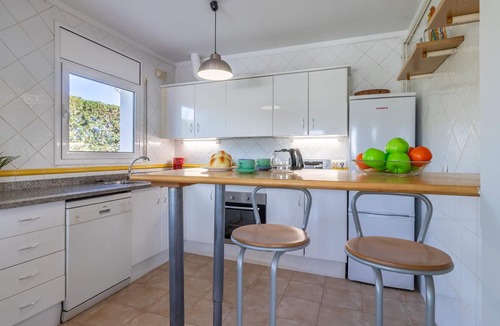 Sant Pere Pescador Villa | Beachside Haven with Pool, BBQ, WiFi & A/C – 200m from Sant Pere Pescador Beach
