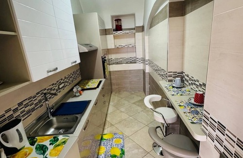 Tramonti Apartment | Beatrice House, cozy retreat within walking distance of chaos!