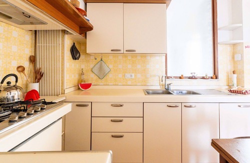 San Bartolomeo al Mare Apartment | Beautiful apartment for 6 people with WIFI, A/C, balcony and pets allowed
