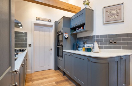 Ampney Crucis House | Beautiful 2 Bedroom Barn in Cerney Wick
