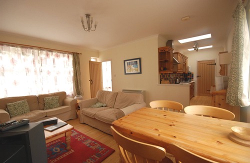 Taynuilt Cottage | Beautiful 2 Person Cottage in Lovely Secluded Gardens