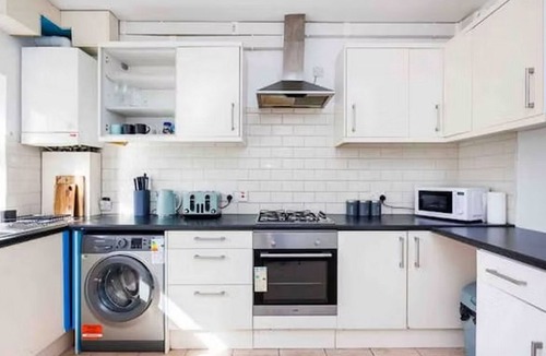 East Ham South House | Beautiful 4 bedroom house in Eastham, London
