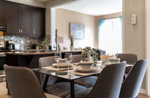 Milton House | Beautiful 4 BR Home. Backyard Oasis. Chefs Kitchen