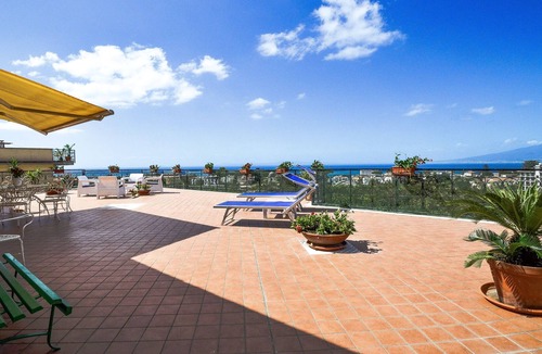 Sant'Agnello Apartment | Beautiful and bright apartment LA CASA DI DANA with private terrace and sea view