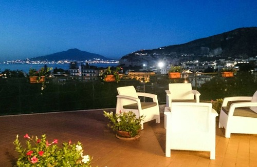 Sant'Agnello Apartment | Beautiful and bright apartment LA CASA DI DANA with private terrace and sea view