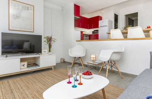 Tossa de Mar Apartment | Beautiful apartment for 4 people with WIFI, A/C, TV and terrace