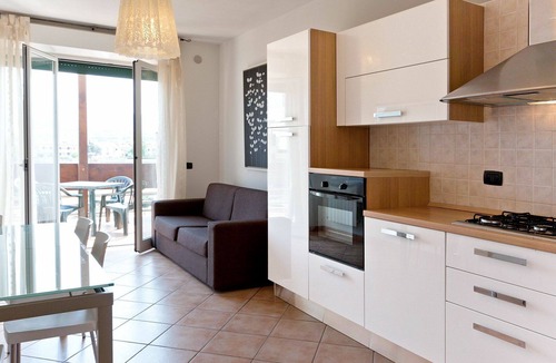 San Vincenzo Apartment | Beautiful apartment for 6 people with WIFI, A/C, pool, TV, terrace and pets allowed