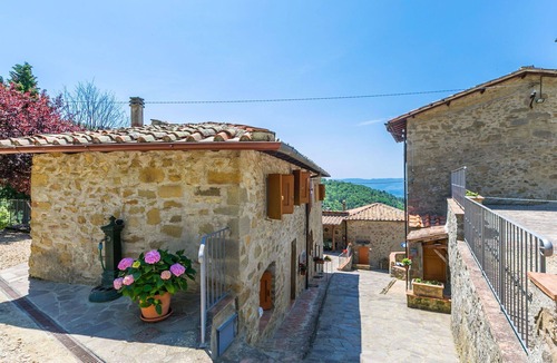 Bivio Pozzo Apartment | Beautiful apartment for 7 guests with pool, WIFI, TV and panoramic view