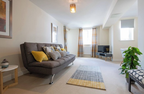 Willesborough Cottage | Beautiful apartment in central Ashford with its own private balcony.