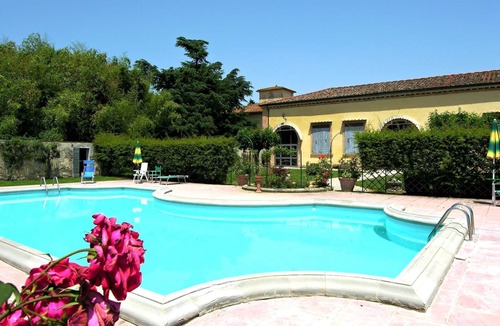 Scarperia Villa | Beautiful apartment in villa for 4 guests with pool, WIFI, TV and panoramic view