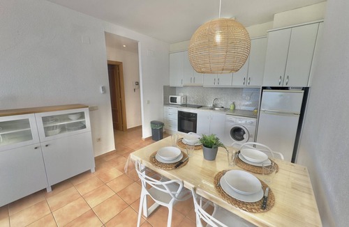 Almadraba-Canyelles Apartment | Beautiful apartment with pool, WiFi and parking, 10 min from the beach