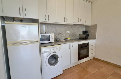Almadraba-Canyelles Apartment | Beautiful apartment with pool, AC, WiFi, and parking 700m from the beach in Roses