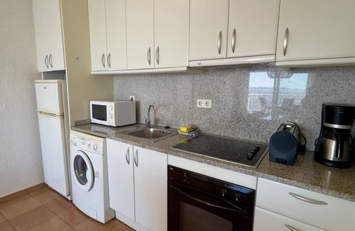 Almadraba-Canyelles Apartment | Beautiful apartment with pool, AC, WiFi, and parking 700m from the beach in Roses