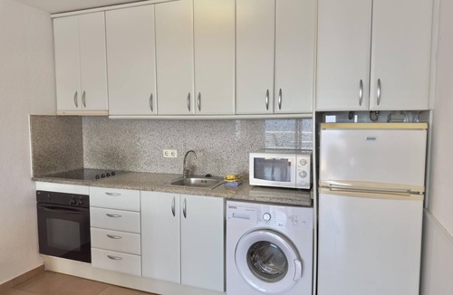 Almadraba-Canyelles Apartment | Beautiful apartment with pool, air conditioning, and parking 700m from Roses beach