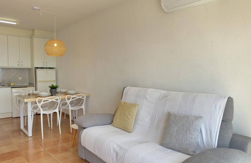 Almadraba-Canyelles Apartment | Beautiful apartment with pool, WiFi, AC and parking 700m from beach