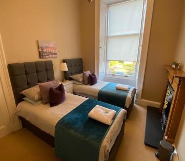 Murrayfield Apartment | Beautiful & bright 2 bed flat Murrayfield