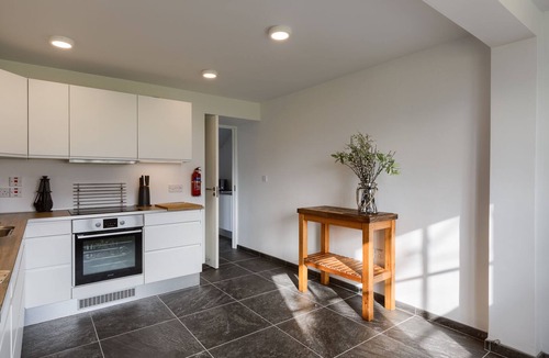 Lochearnhead Cottage | Beautiful Converted Cottage with Stunning Loch and Mountain views