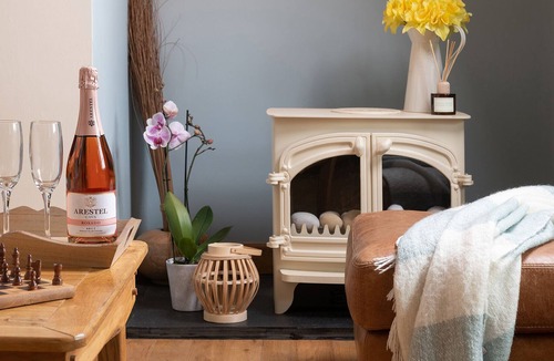 St George Cottage | Beautiful Countryside Cottage in Coastal Town
