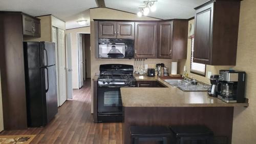 Niagara-on-the-Lake Resort | Beautiful cozy Niagara-on-the-Lake summer cottage by Vineyard and Niagara Falls