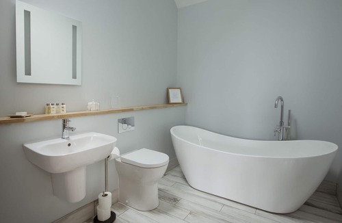 Crieff Cottage | Beautiful Doves Cottage - perfect for couples - Sleeps 2