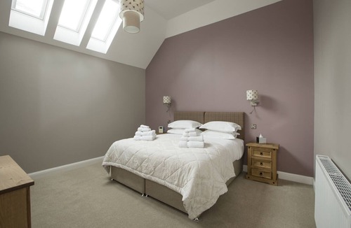 Crieff Cottage | Beautiful Doves Cottage - perfect for couples - Sleeps 2