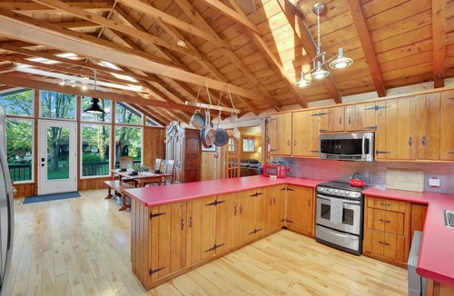 Fort Erie House | Beautiful Family Cottage Near the Water!