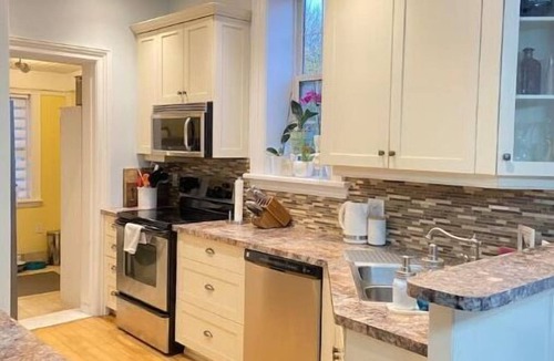 Goderich House | Beautiful Heritage Home With Pool