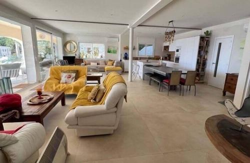 Almadraba-Canyelles Ski Chalet | Beautiful house in Roses near the beach Av-45