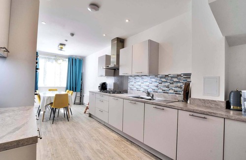 Great Baddow House | Beautiful Newbuild 5 bedroom Town House