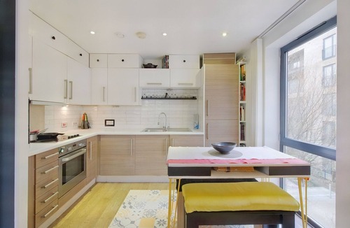 Lansbury Apartment | Beautiful one bedroom flat proximity to Canary wharf