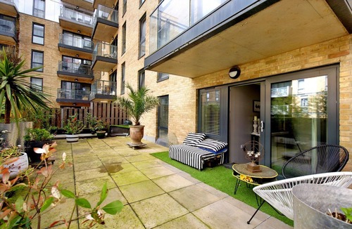 Lansbury Apartment | Beautiful one bedroom flat proximity to Canary wharf