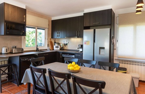 Mas Altaba House | Beautiful private villa for 8 people with WIFI, A/C, private pool, TV and patio