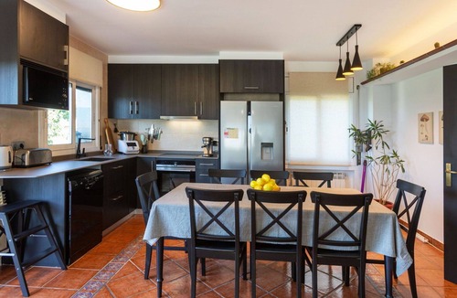 Mas Altaba House | Beautiful private villa for 8 people with WIFI, A/C, private pool, TV and patio