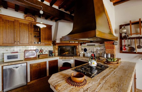 Torrita di Siena Villa | Beautiful private villa for 11 people with private pool, WIFI and TV, close to Montepulciano