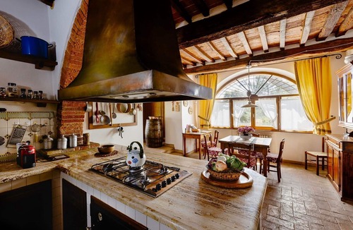 Torrita di Siena Villa | Beautiful private villa for 11 people with private pool, WIFI and TV, close to Montepulciano