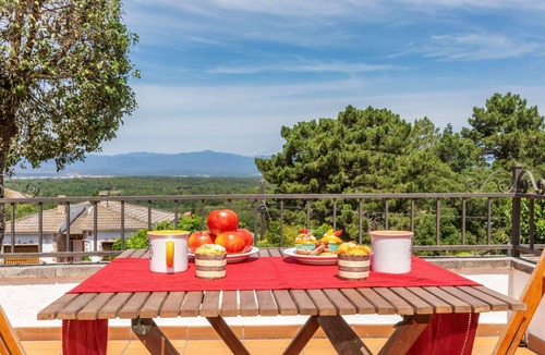 Vidreres House | Beautiful private villa for 9 people with WIFI, private pool, TV and patio