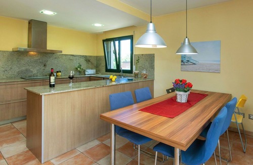 Ullastret House | Beautiful private villa for 8 people with WIFI, private pool, A/C, TV, patio and pets allowed