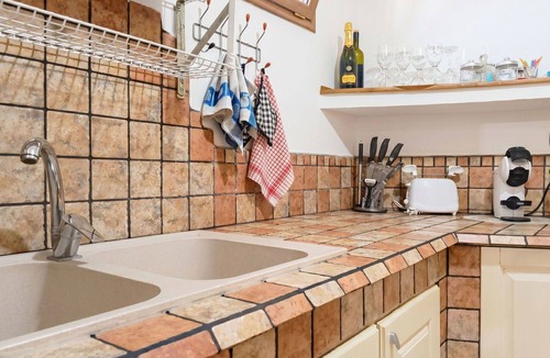 Tergu House | Beautiful private villa for 6 guests with WIFI, A/C, TV and patio