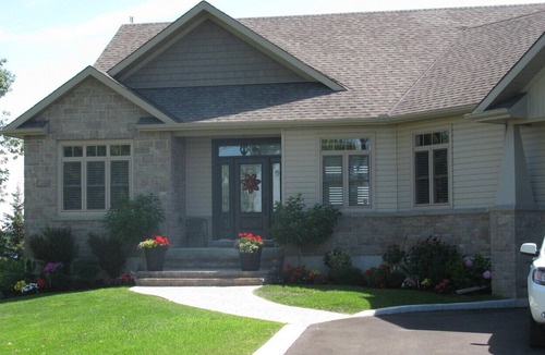 Leeds and the Thousand Islands Bed & Breakfast | Beautiful quiet waterfront ladies or couples retreat.