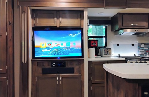 Rideau Lakes House | Beautiful RV on Benson Lake