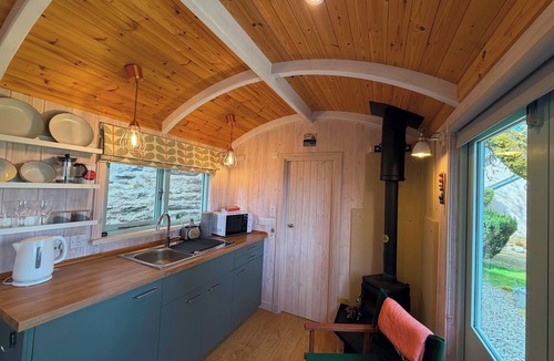 Innellan Cabin | Beautiful, self‑contained shepherd’s hut overlooking the River Clyde