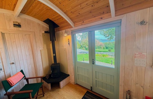 Innellan Cabin | Beautiful, self‑contained shepherd’s hut overlooking the River Clyde