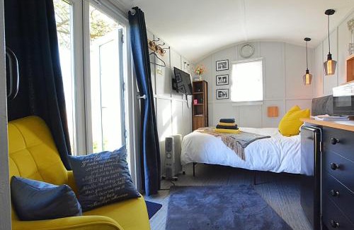 Newmarket Apartment | Beautiful shepherd’s hut