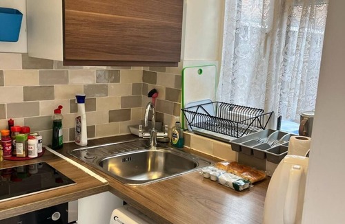 Redbridge Apartment | Beautiful Studio Flat in Aldersbrook/Wanstead