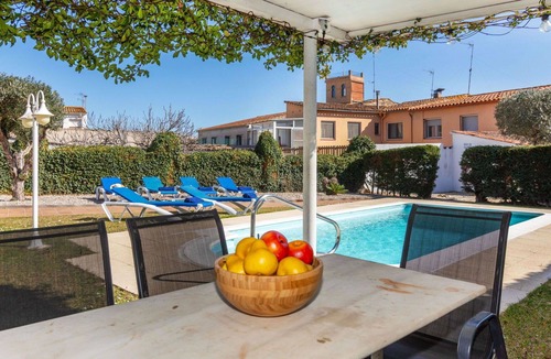 Vidreres House | Beautiful villa for 8 guests with private pool, WIFI, TV, patio and pets allowed