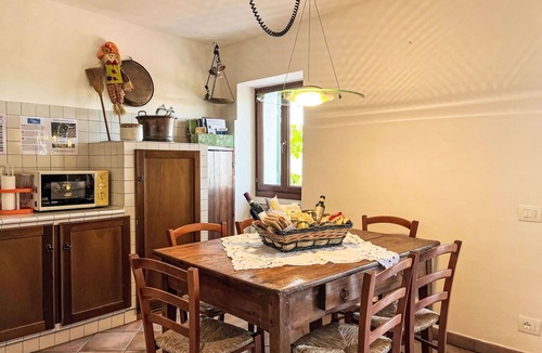 Lucinasco House | Beautiful villa for 6 people with WIFI, A/C, TV and patio